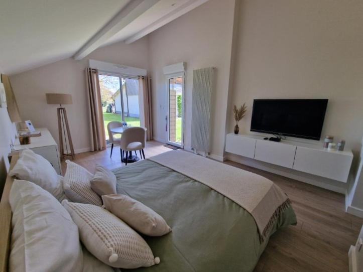 La Palentine Bed & Breakfast Chateaumeillant ภายนอก รูปภาพ